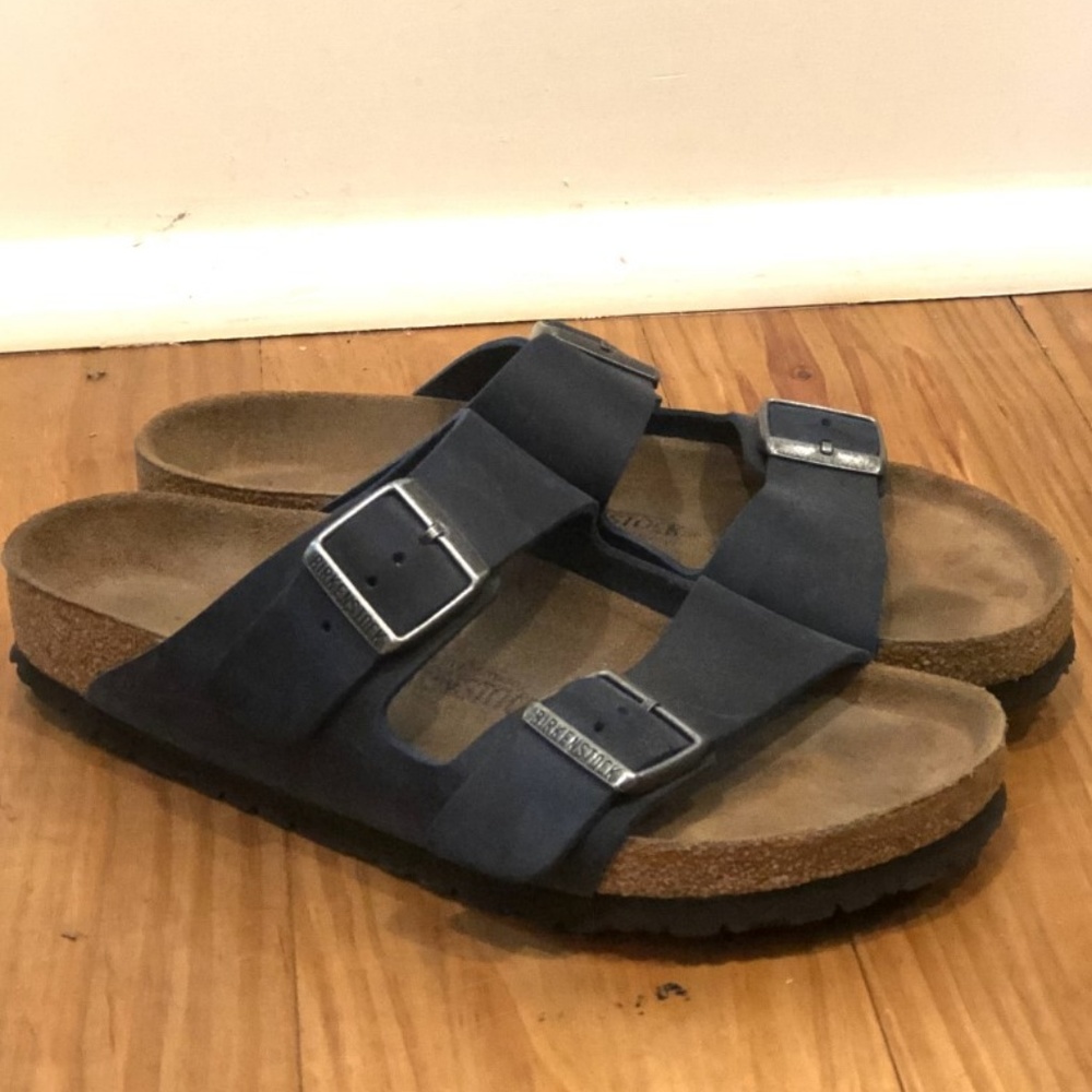 Navy classic Birkenstock sandals in excellent cond